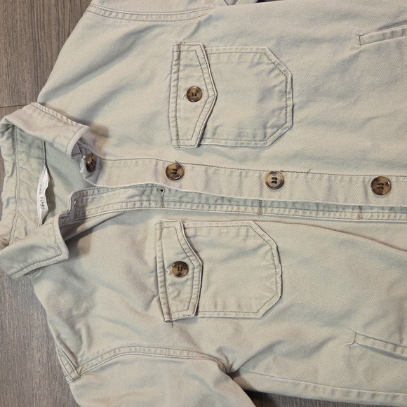 H&M • Unisex' Light Green Button-Up - Picture 3 of 13